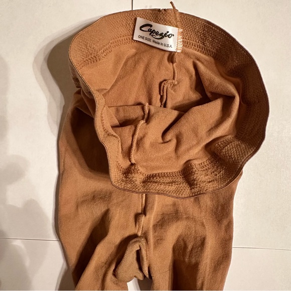 New Capezio dancing tights (no feet) one size NWOT - Picture 3 of 5